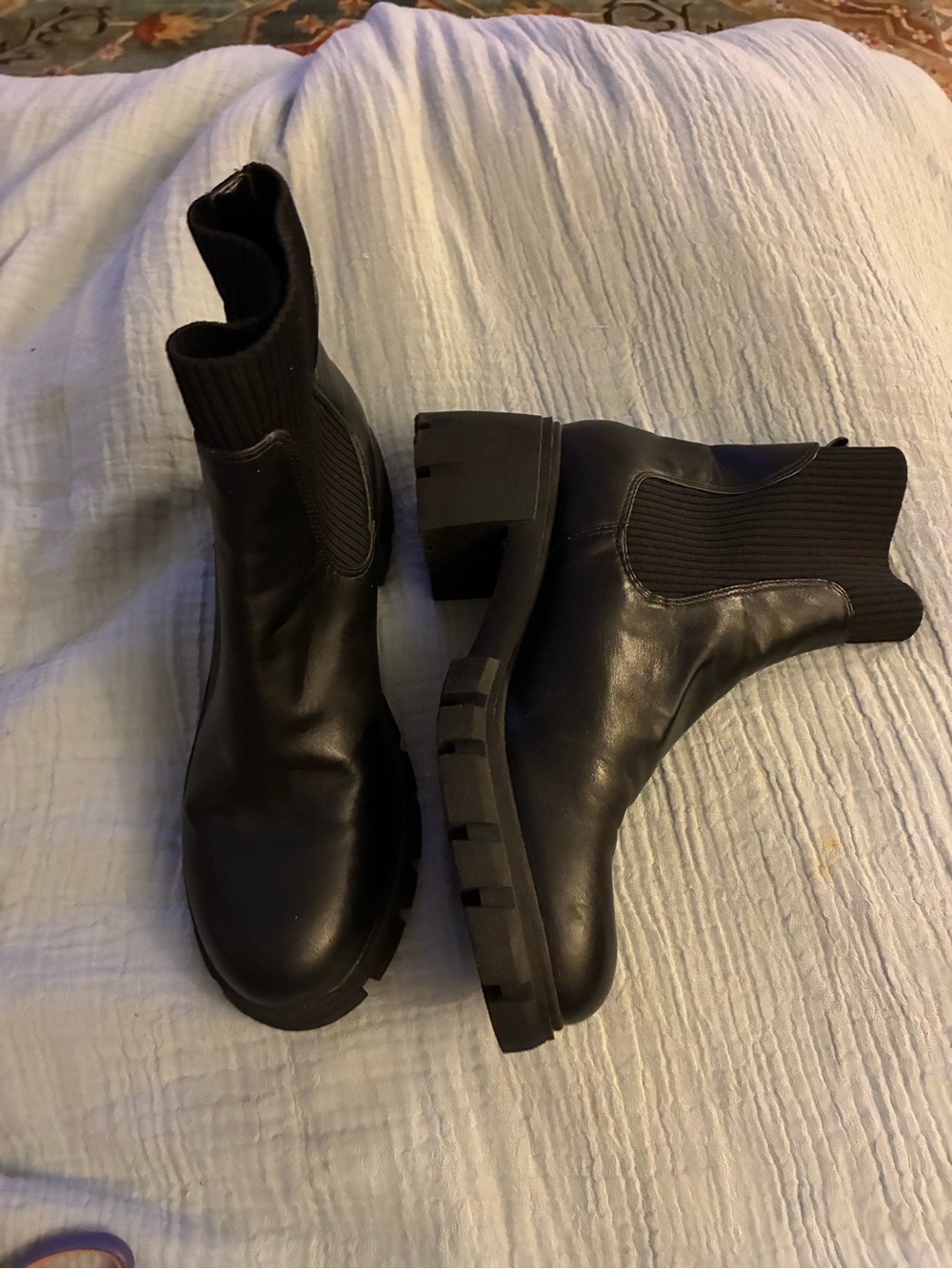 Steve Madden Black Leather Chelsea Lug Ankle Boots